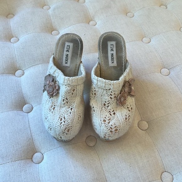 Absolutely adorable sweater material 4 inch clogs or wedges - Picture 4 of 5